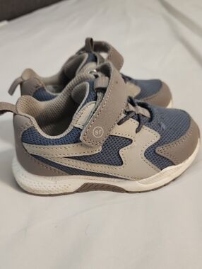 Munchkin By STRIDE RITE Kids Gray and Blue Athletic Sneakers 6